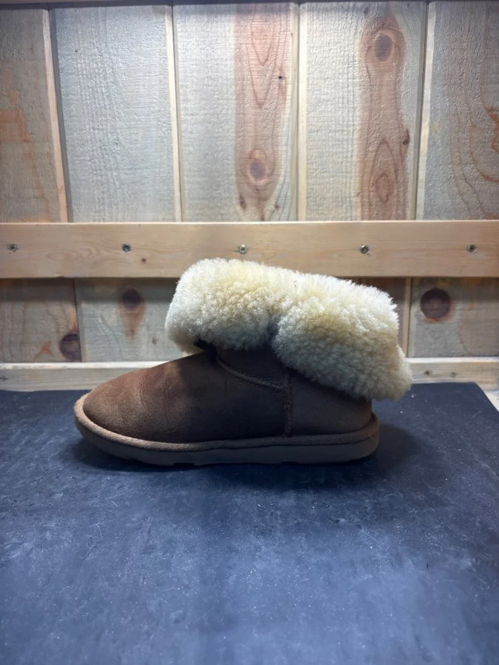 UGG Girls 1017400K Classic Boots Size US 4 UK 3 EU 34 Brown Suede Shearling